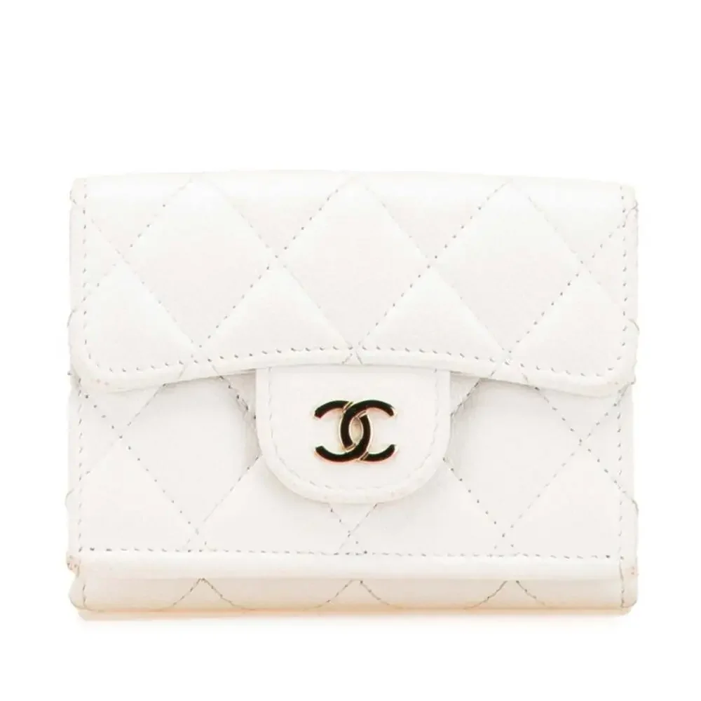 CHANEL White Caviar Leather Logo Wallet